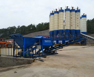 中鐵十六局昌贛高鐵洗石機現(xiàn)